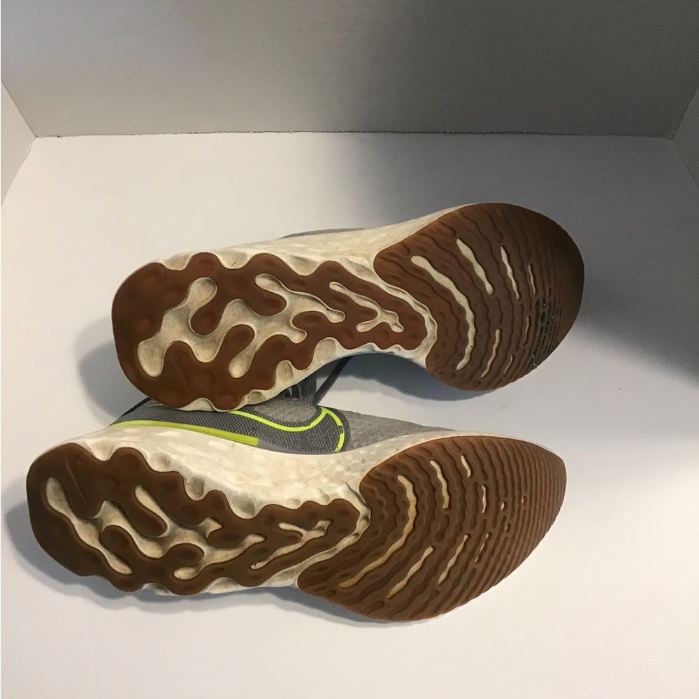 Nike React Infinity FlyKnit Running Shoes - Picture 9 of 9